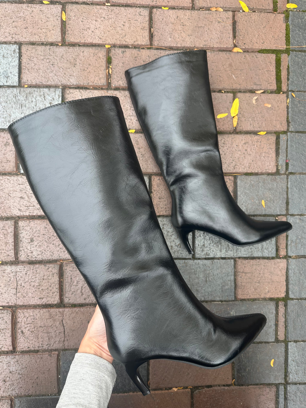Rocky 16 Black