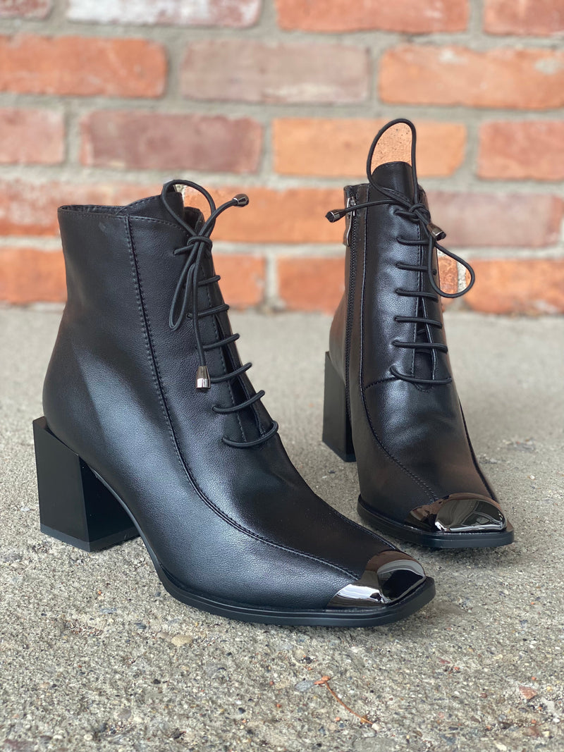 Azura by Spring Step Thatgirl Black