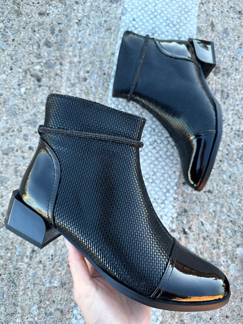 Azura by Spring Step Shelbi Black Patent