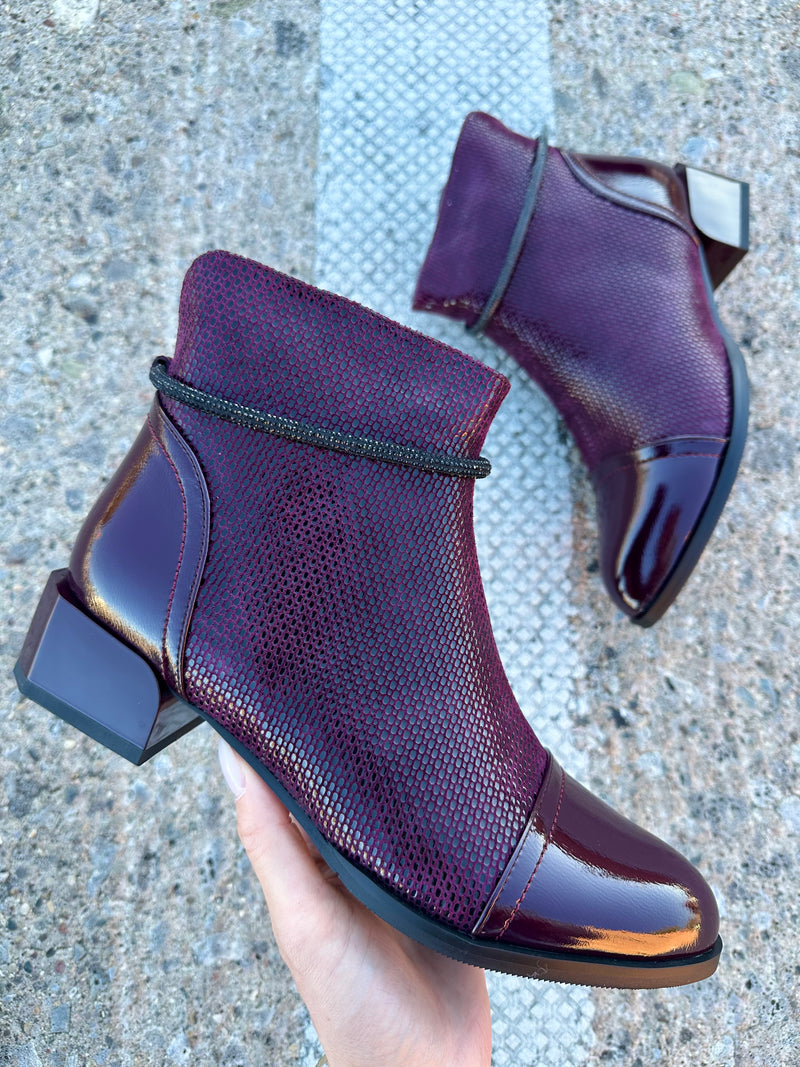 Azura by Spring Step Shelbi Burgundy Patent