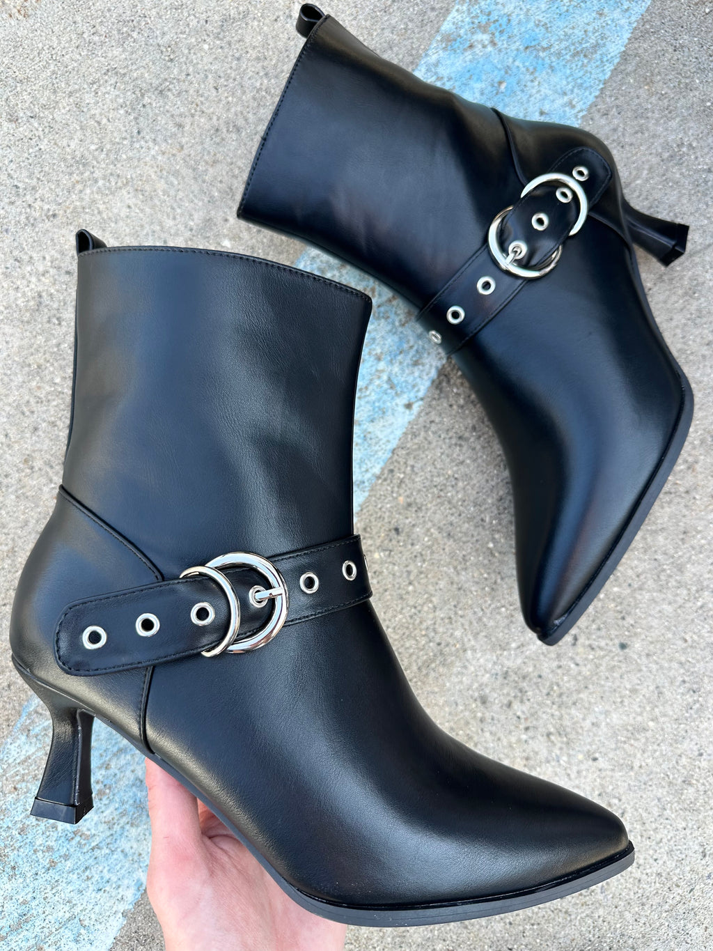 Hutton 15 Black