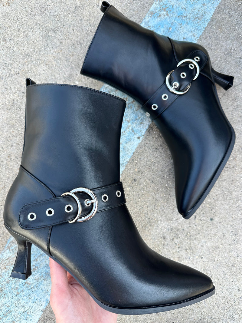 Hutton 15 Black