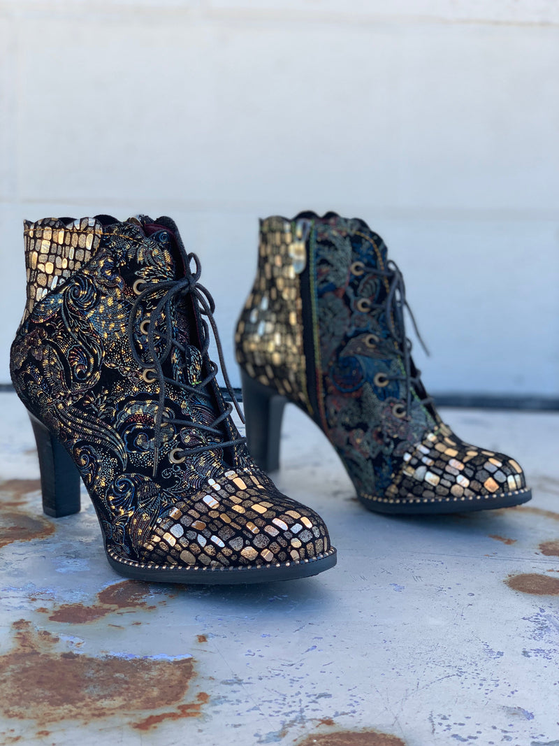 L'Artiste by Spring Step Glitteral Gold Multi