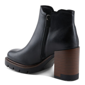 Patrizia by Spring Step Walkoff Black