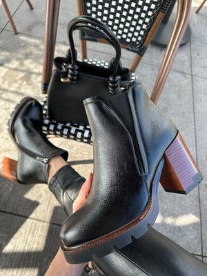 Patrizia by Spring Step Walkoff Black