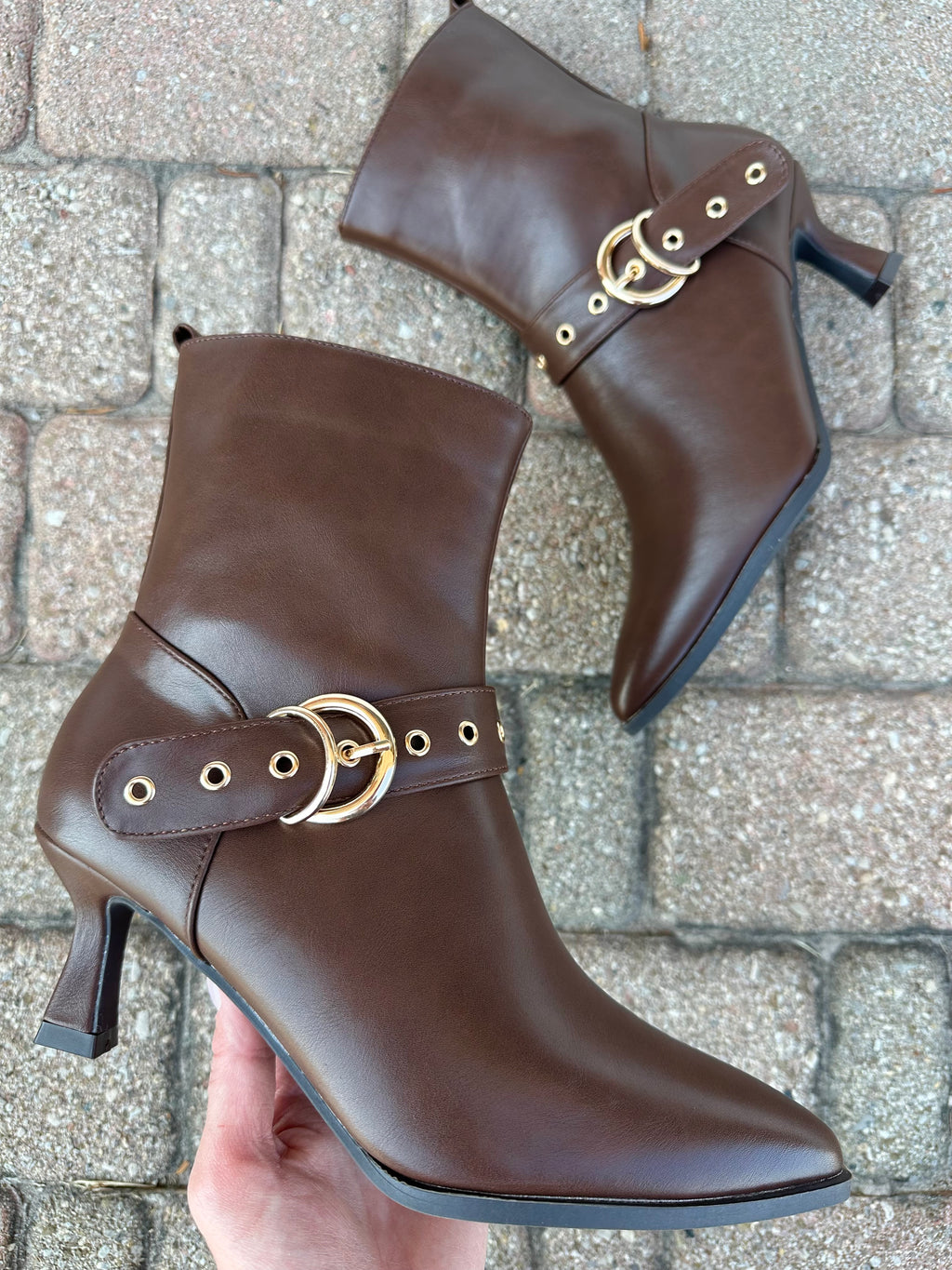 Hutton 15 Brown