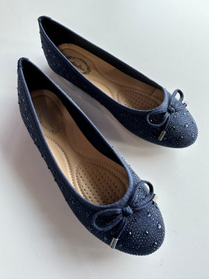 Olivia Flat Navy