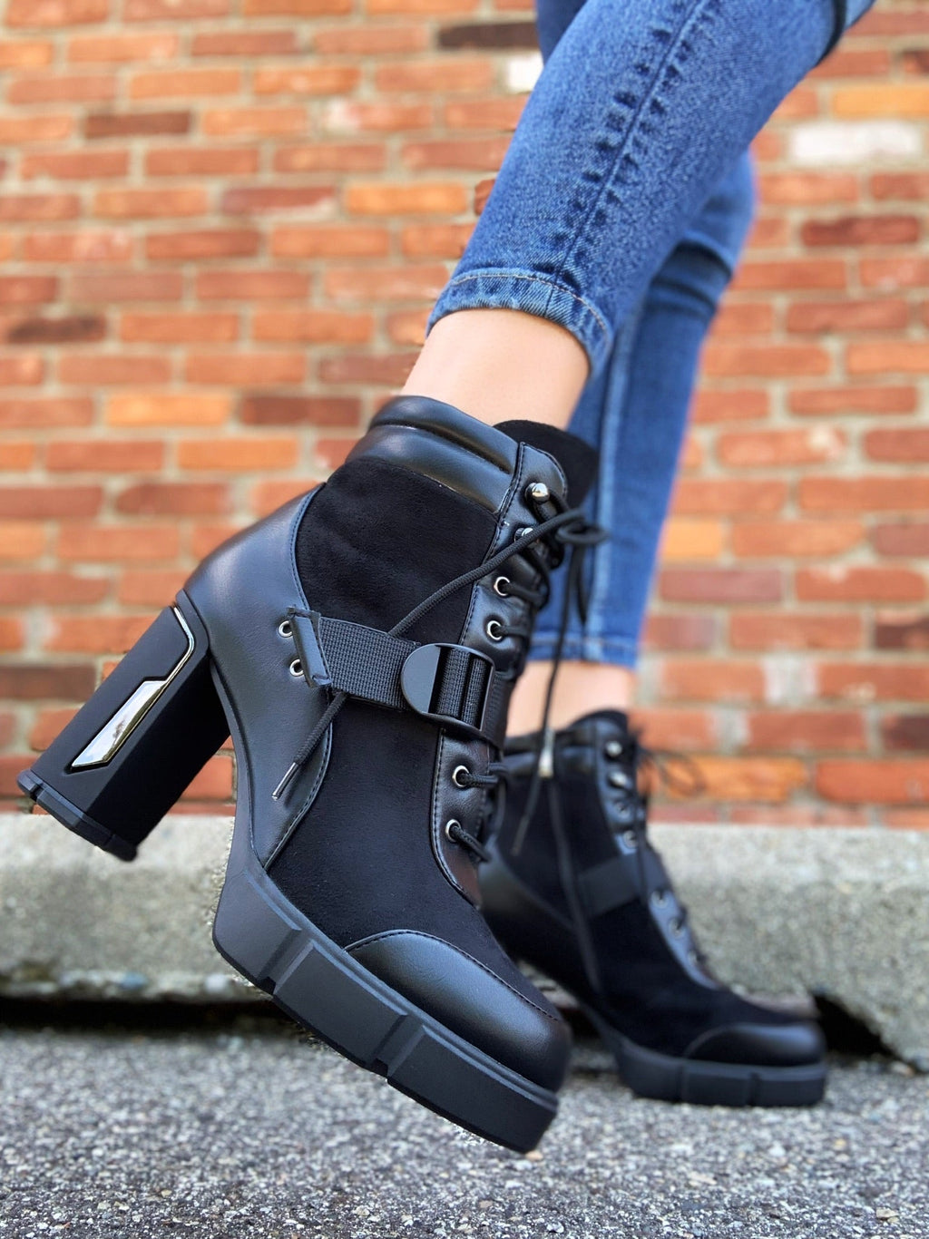 Aria Black