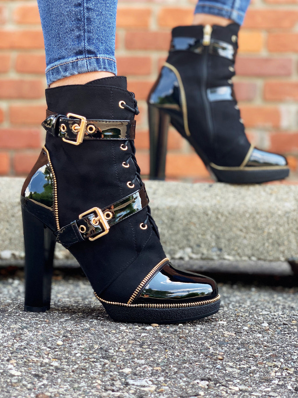 Foxy Black