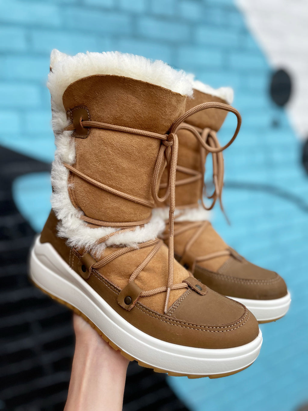 Cougar Tacoma Tan Shearling Waterproof