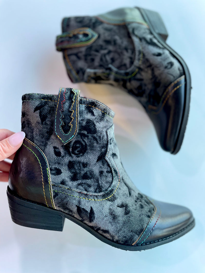 L'Artiste by Spring Step Countrypop Black